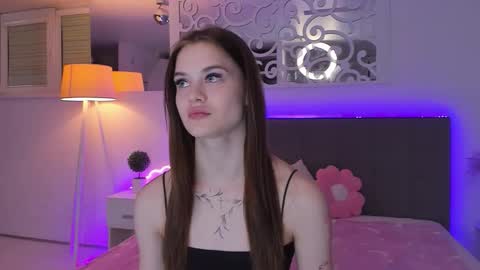 Snapshot of luisaclover chatting on 03/27/26, 07:13 LuisaClover online show from 03/27/26, 07:13