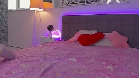 Snapshot of luisaclover chatting on 04/15/26, 06:20 LuisaClover online show from 04/15/26, 06:20