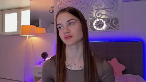 Snapshot of luisaclover chatting on 04/17/26, 12:30 LuisaClover online show from 04/17/26, 12:30