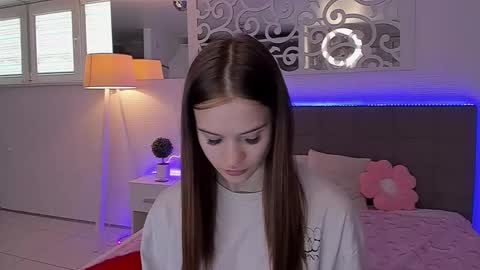 Snapshot of luisaclover chatting on 05/03/26, 12:33 LuisaClover online show from 05/03/26, 12:33