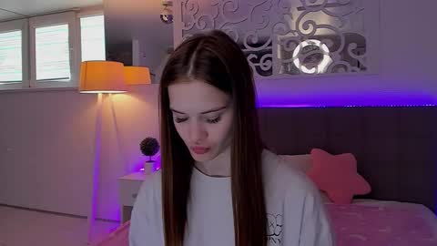 Snapshot of luisaclover chatting on 05/12/26, 12:24 LuisaClover online show from 05/12/26, 12:24