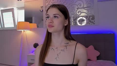 LuisaClover online show from 05/21/26, 12:23