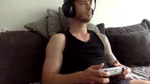 Snapshot of luisbadx chatting on 09/21/25, 01:02 Luis Badx online show from 09/21/25, 01:02