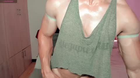 Snapshot of luisfernikesportboy chatting on 02/17/25, 10:25 Luis Fer PVT IS OPEN online show from 02/17/25, 10:25