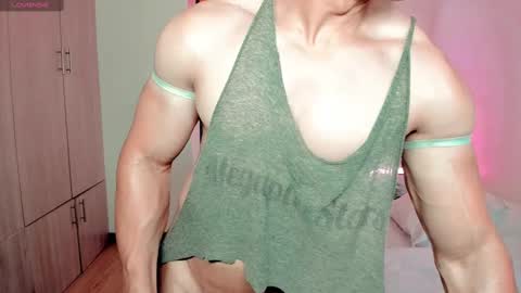 Snapshot of luisfernikesportboy chatting on 02/19/25, 09:36 Luis Fer PVT IS OPEN online show from 02/19/25, 09:36