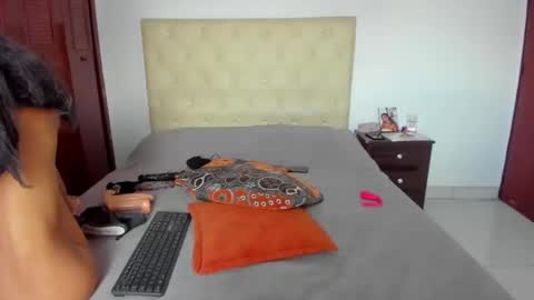 Snapshot of luissa_s1 chatting on 10/17/25, 06:10 Luissa online show from 10/17/25, 06:10