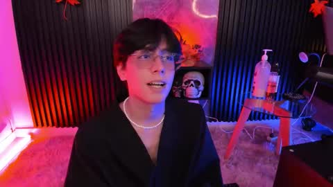 luixdust1 online show from 10/17/25, 06:16