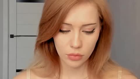 Snapshot of luiza012 chatting on 01/14/26, 09:37 Lizzy online show from 01/14/26, 09:37