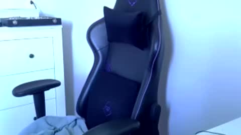 luizacandy online show from 11/06/25, 05:58