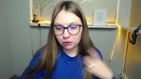 Snapshot of luizaheems_ chatting on 12/16/24, 11:44 Luiza online show from 12/16/24, 11:44