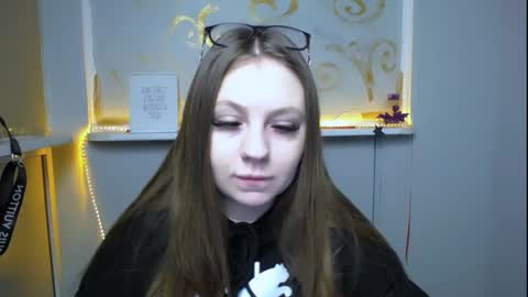 Snapshot of luizaheems_ chatting on 12/27/24, 07:40 Luiza online show from 12/27/24, 07:40