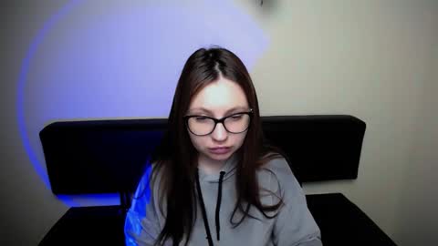 Luiza online show from 03/19/26, 07:12