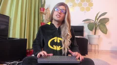 Luka Castillo online show from 05/19/26, 03:24