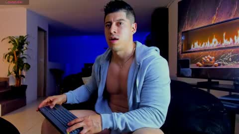 Snapshot of lukas_green1 chatting on 05/09/26, 04:28 Lukas Green online show from 05/09/26, 04:28