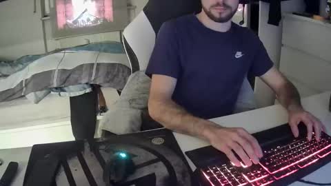 lukasschoetz online show from 01/12/25, 07:21