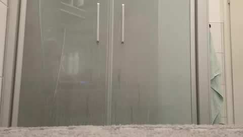 lukasschoetz online show from 09/24/25, 04:32