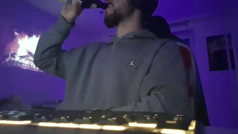 lukasschoetz online show from 11/23/25, 04:29