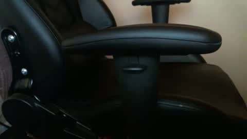 Snapshot of luke7711 chatting on 12/31/24, 12:54 luke7711 online show from 12/31/24, 12:54