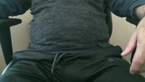 Snapshot of luke7711 chatting on 10/08/25, 02:47 luke7711 online show from 10/08/25, 02:47