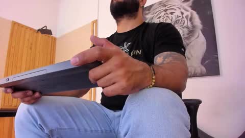 LUKE online show from 10/22/25, 11:21