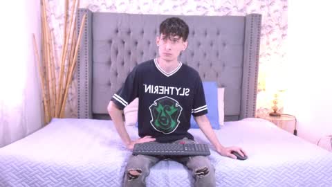 Snapshot of luke_carter chatting on 09/10/25, 01:00 luke_carter online show from 09/10/25, 01:00