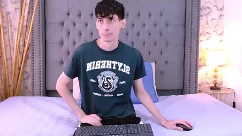 Snapshot of luke_carter chatting on 09/16/25, 01:01 luke_carter online show from 09/16/25, 01:01