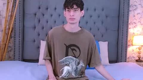 Snapshot of luke_carter chatting on 10/01/25, 01:06 luke_carter online show from 10/01/25, 01:06