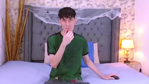 Snapshot of luke_carter chatting on 10/08/25, 01:09 luke_carter online show from 10/08/25, 01:09