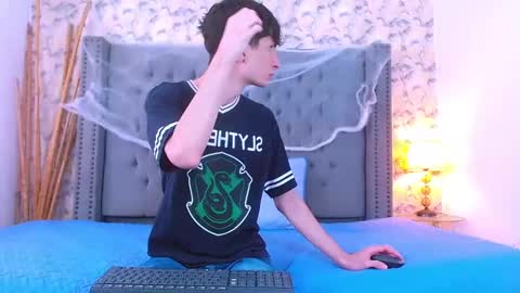 Snapshot of luke_carter chatting on 11/01/25, 01:02 luke_carter online show from 11/01/25, 01:02