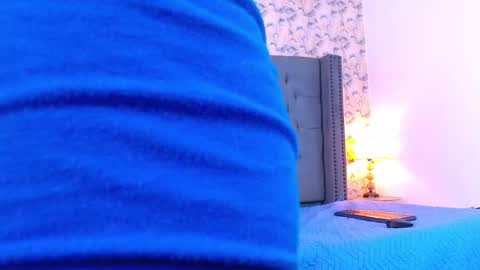 Snapshot of luke_carter chatting on 11/21/25, 04:05 luke_carter online show from 11/21/25, 04:05