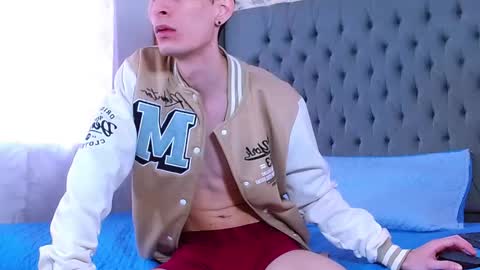 Snapshot of luke_carter chatting on 11/22/25, 01:21 luke_carter online show from 11/22/25, 01:21