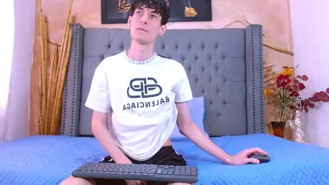 Snapshot of luke_carter chatting on 12/04/25, 01:20 luke_carter online show from 12/04/25, 01:20