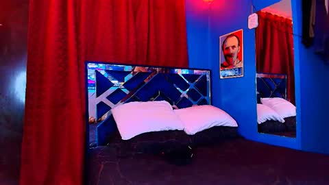 Snapshot of luke_howland chatting on 02/24/26, 02:20 Luke online show from 02/24/26, 02:20