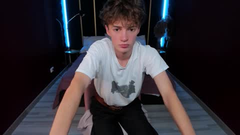 Snapshot of luke_sweet chatting on 11/24/25, 08:47 Luke online show from 11/24/25, 08:47