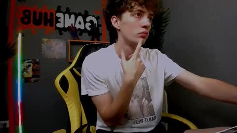 Snapshot of luke_sweet chatting on 12/02/25, 10:42 Luke online show from 12/02/25, 10:42