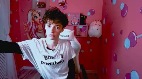 Snapshot of luke_sweet chatting on 12/04/25, 10:57 Luke online show from 12/04/25, 10:57