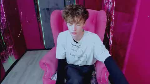 Snapshot of luke_sweet chatting on 12/16/25, 10:31 Luke online show from 12/16/25, 10:31