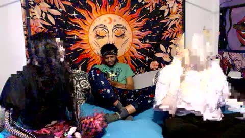 Snapshot of luke_to_lucy chatting on 02/10/25, 04:58 Lucy online show from 02/10/25, 04:58