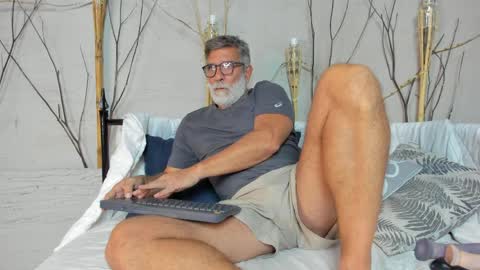 Snapshot of lukecrews chatting on 04/06/26, 07:26 Luke Crews online show from 04/06/26, 07:26