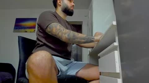 Luke online show from 11/28/25, 01:47