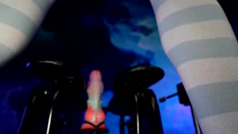 Snapshot of lukewilde chatting on 02/15/25, 02:15 lukewilde online show from 02/15/25, 02:15