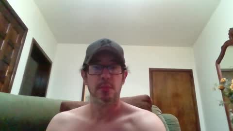 Snapshot of lukz88bigcock chatting on 03/29/26, 02:11 Luke online show from 03/29/26, 02:11
