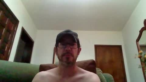 Snapshot of lukz88bigcock chatting on 04/06/26, 10:22 Luke online show from 04/06/26, 10:22