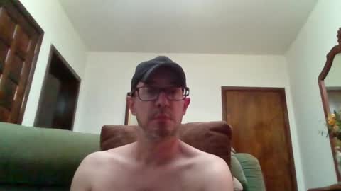 Snapshot of lukz88bigcock chatting on 04/14/26, 01:33 Luke online show from 04/14/26, 01:33