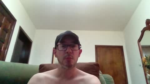 Snapshot of lukz88bigcock chatting on 04/17/26, 11:08 Luke online show from 04/17/26, 11:08