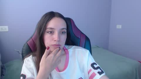 Vicky online show from 12/05/25, 04:36