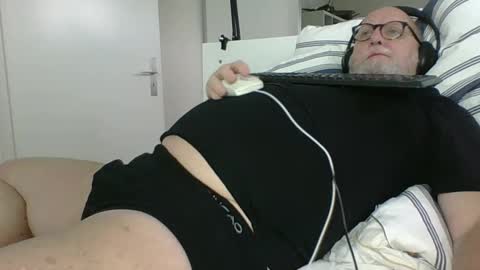 luley58 online show from 02/26/25, 06:37