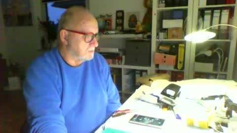 Snapshot of luley58 chatting on 12/23/25, 07:17 luley58 online show from 12/23/25, 07:17