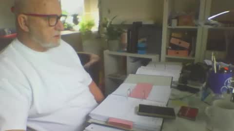 Snapshot of luley58 chatting on 05/06/26, 07:46 luley58 online show from 05/06/26, 07:46