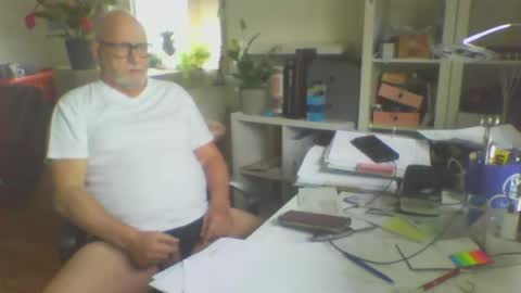 Snapshot of luley58 chatting on 05/07/26, 07:36 luley58 online show from 05/07/26, 07:36